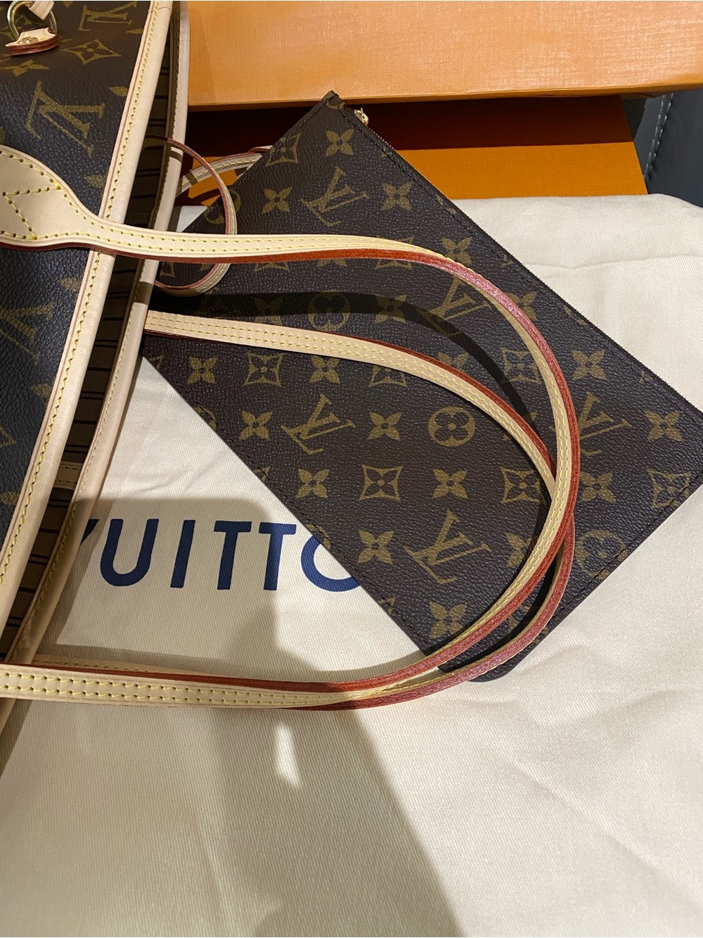 Louis Vuitton Monogram Neverfull Tote in Brown with Beige Trim - Picture 6 of 13
